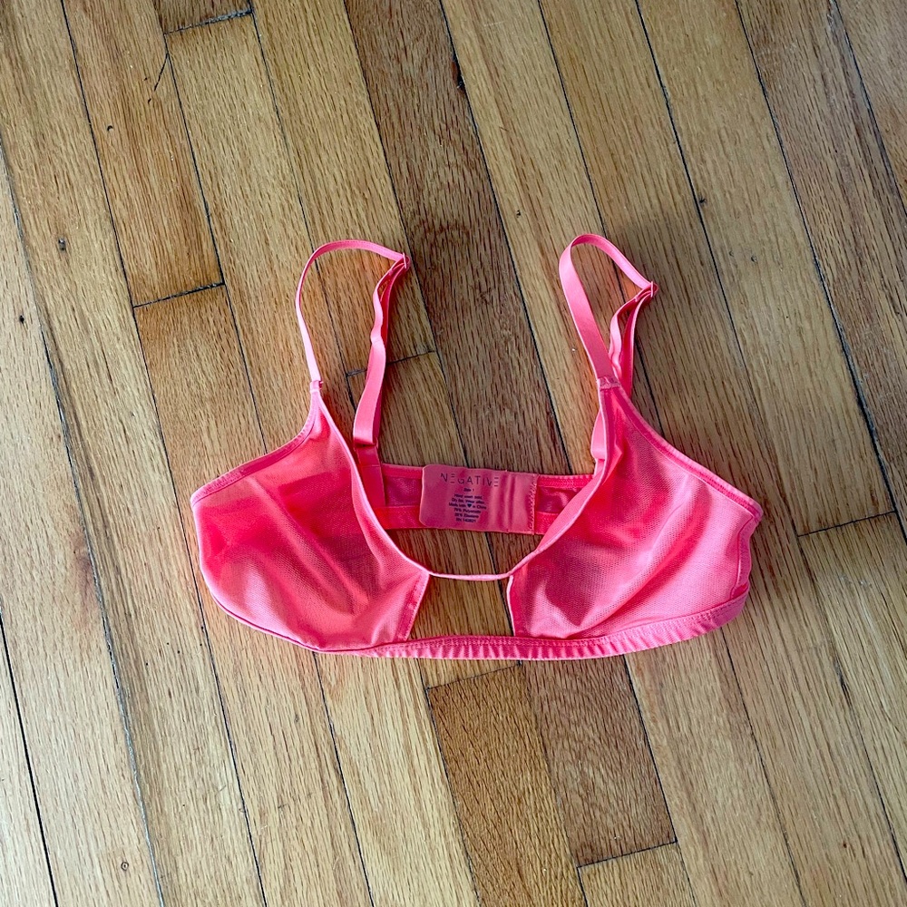 NEGATIVE UNDERWEAR Sieve Bra sexy and wireless push-up bra Size 1